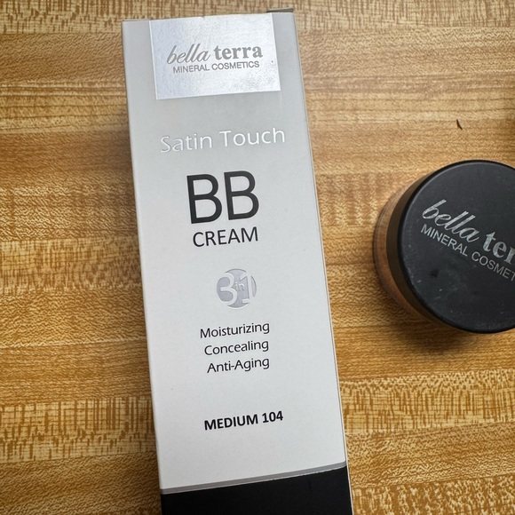 Bella Terra Mineral Makeup - Picture 2 of 8